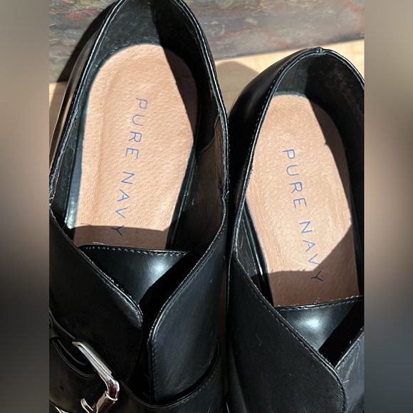 Pure Navy Brand, high end shoe,9.5, patent and buttery black leather, adj buckle - Picture 2 of 14